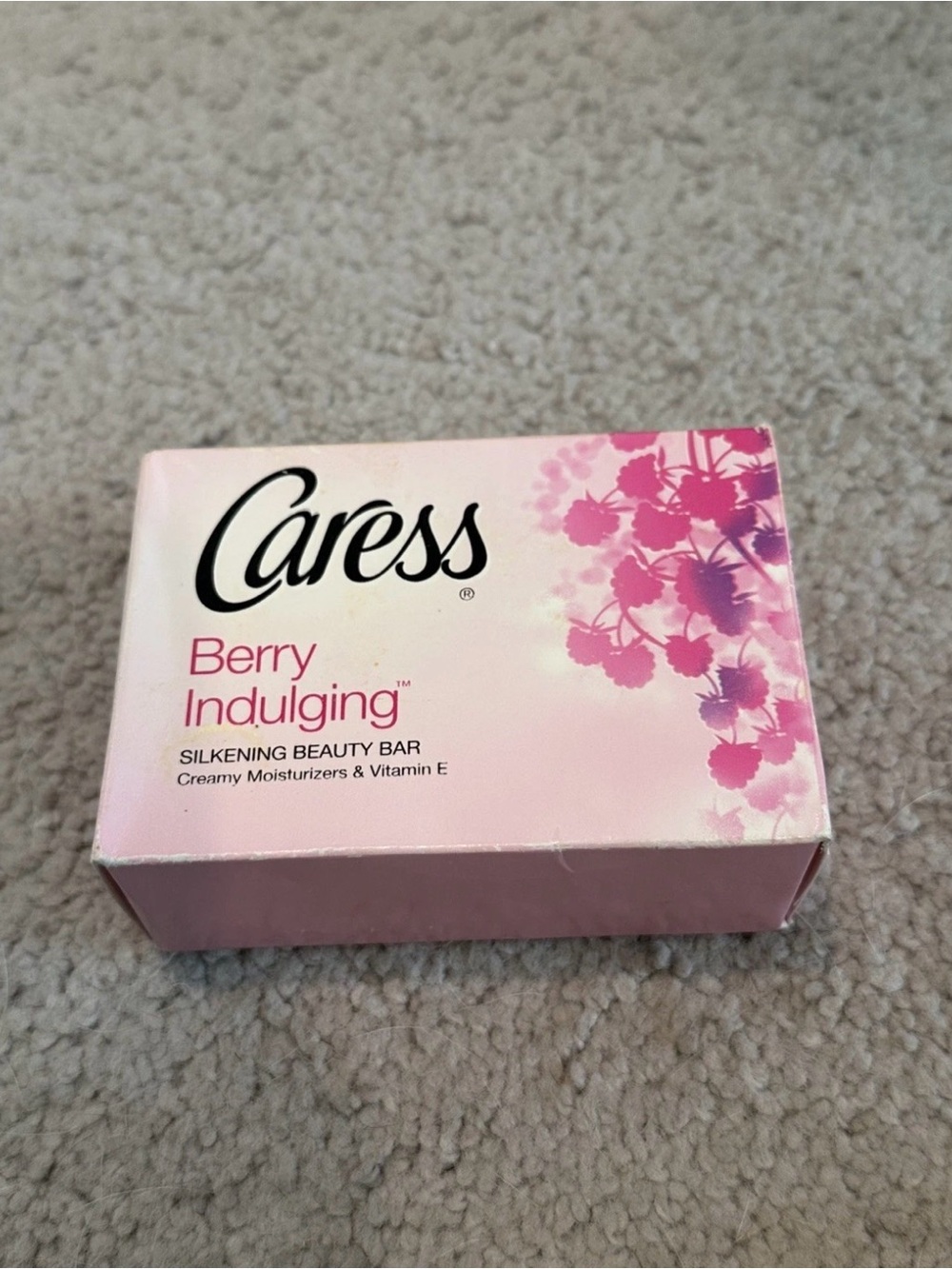 Caress Berry Indulging Silkening Beauty Bar - Pink 4.25oz New